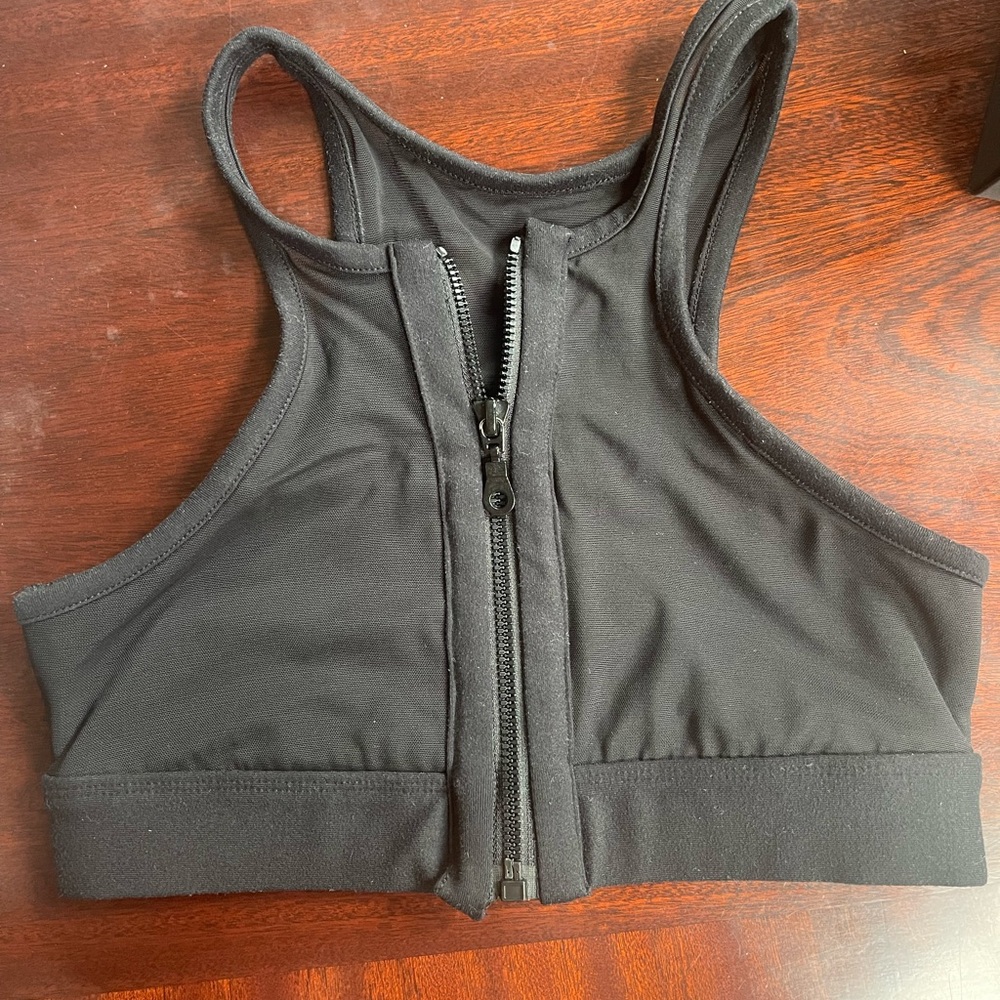 Black Zipper Mesh Top Sports Bra